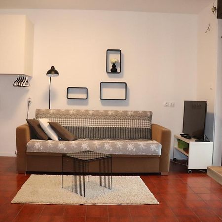Apartments Zvezdica*** With Garden Zambratija  Luaran gambar