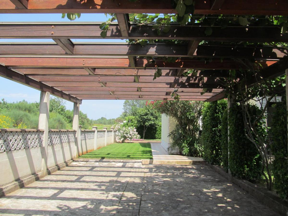Apartments Zvezdica*** With Garden Zambratija  Luaran gambar