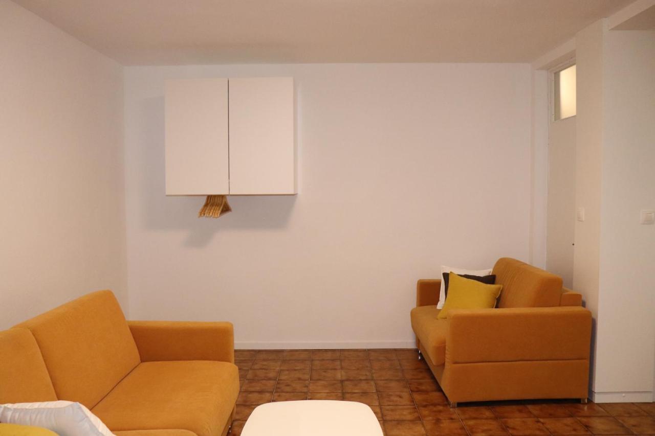 Apartments Zvezdica*** With Garden Zambratija  Luaran gambar