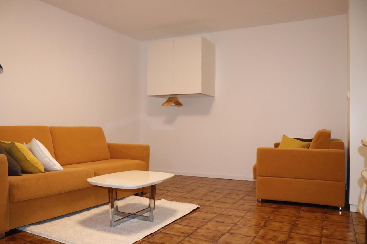 Apartments Zvezdica*** With Garden Zambratija  Luaran gambar